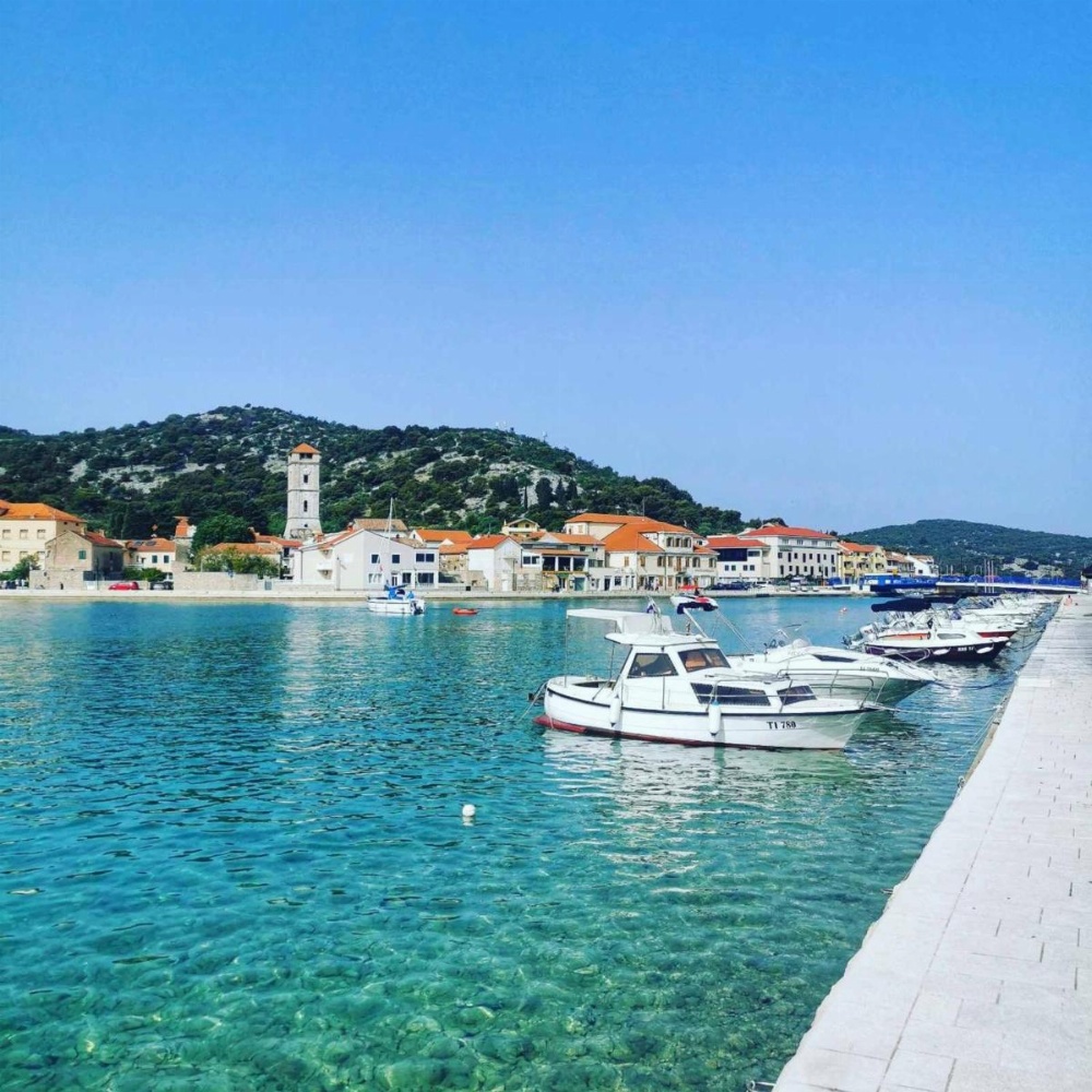 Apartments Mais Tisno